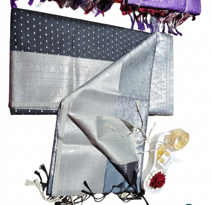 Jasmine Bud Kanjivaram silk saree VEJK408